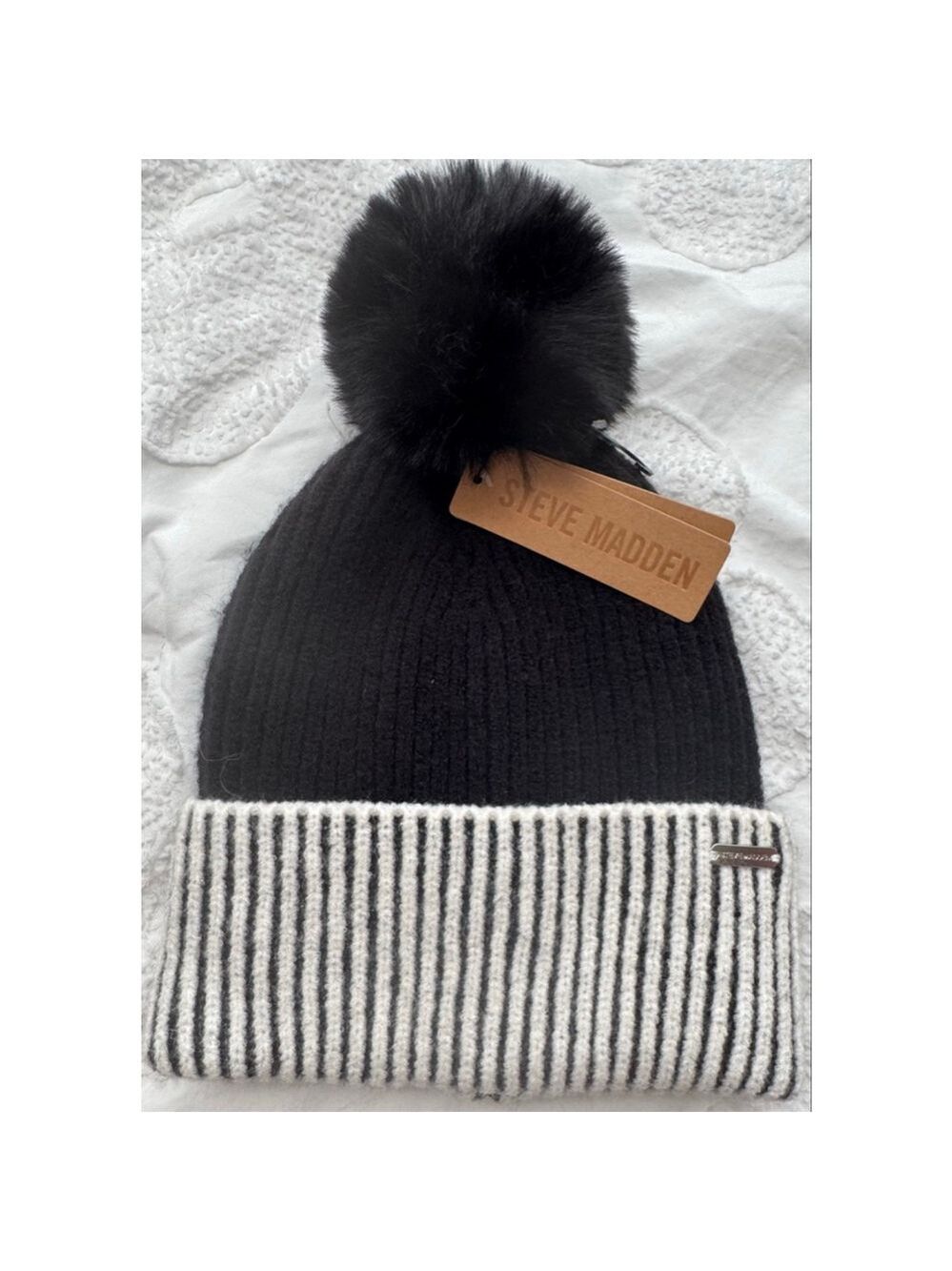 Women's Steve Madden Black & White Striped Pom Beanie Hat One Size - Picture 1 of 3